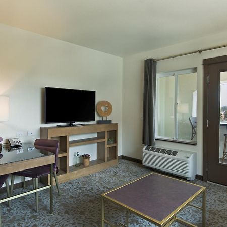 Oxford Suites Sonoma - Rohnert Park Oda fotoğraf