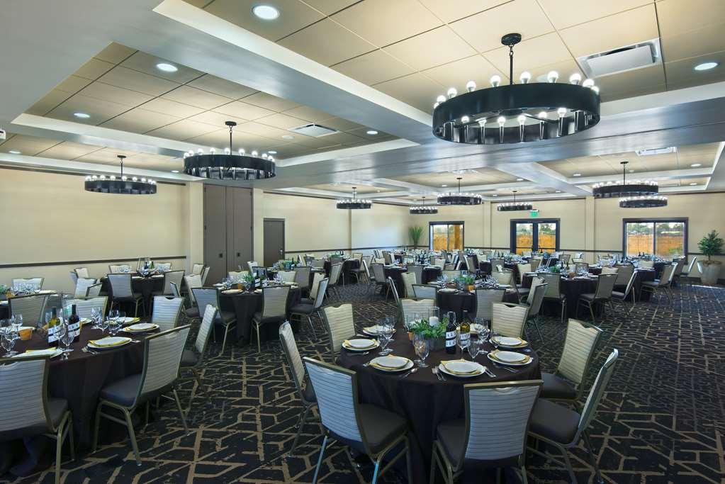 Oxford Suites Sonoma - Rohnert Park Konforlar fotoğraf