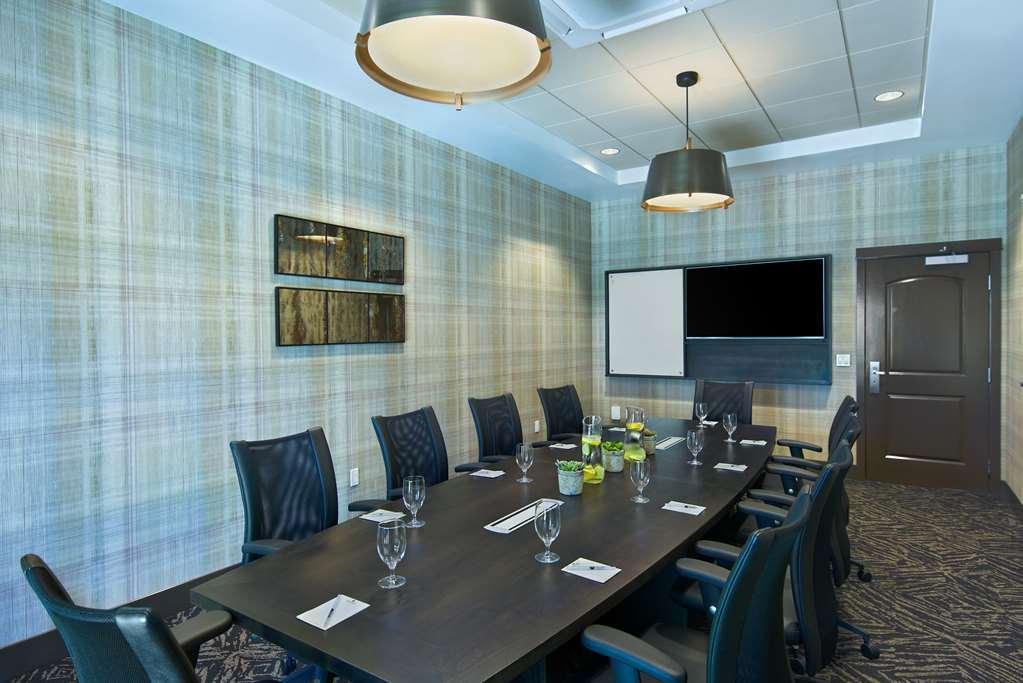 Oxford Suites Sonoma - Rohnert Park Konforlar fotoğraf