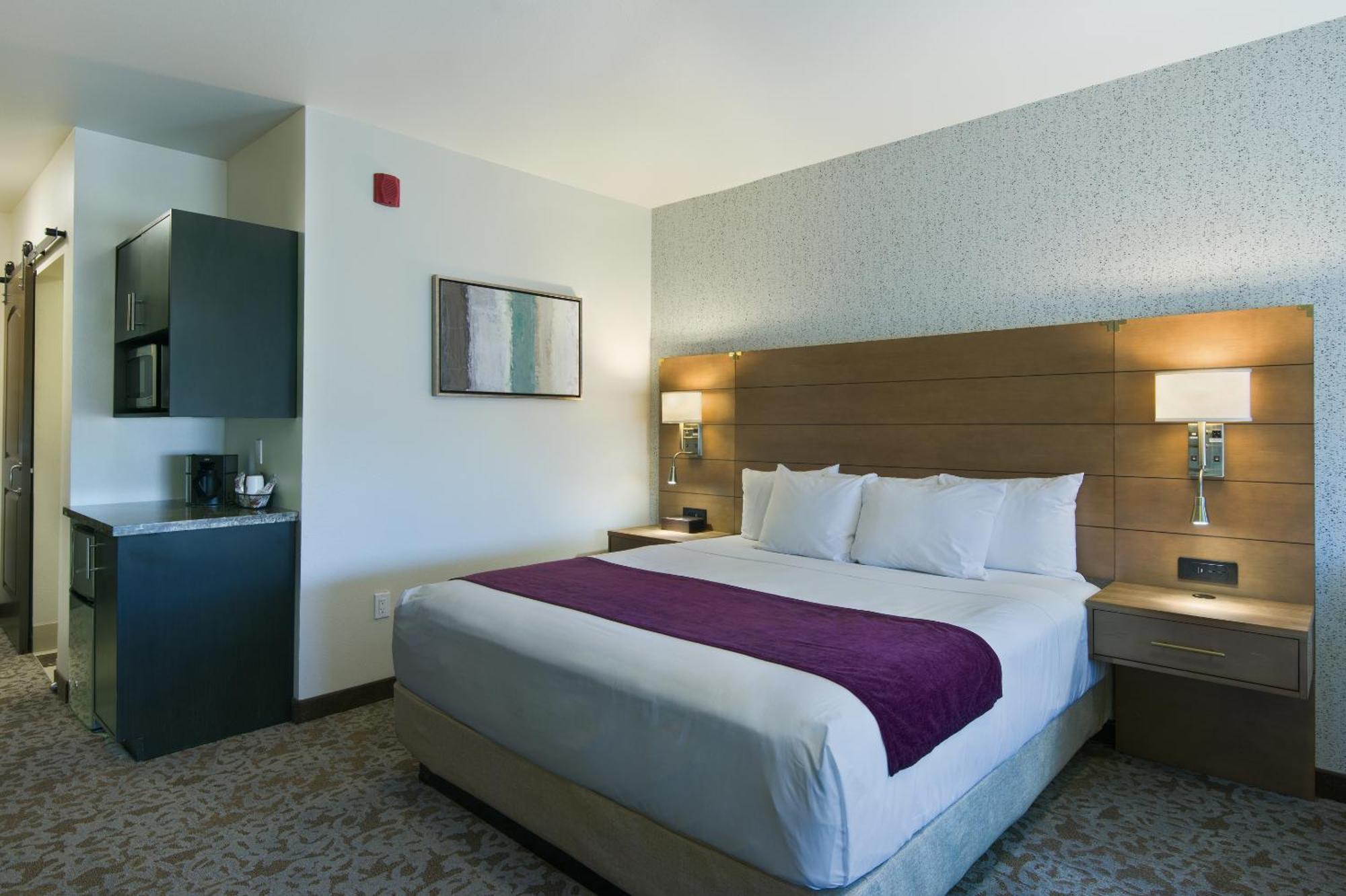 Oxford Suites Sonoma - Rohnert Park Oda fotoğraf