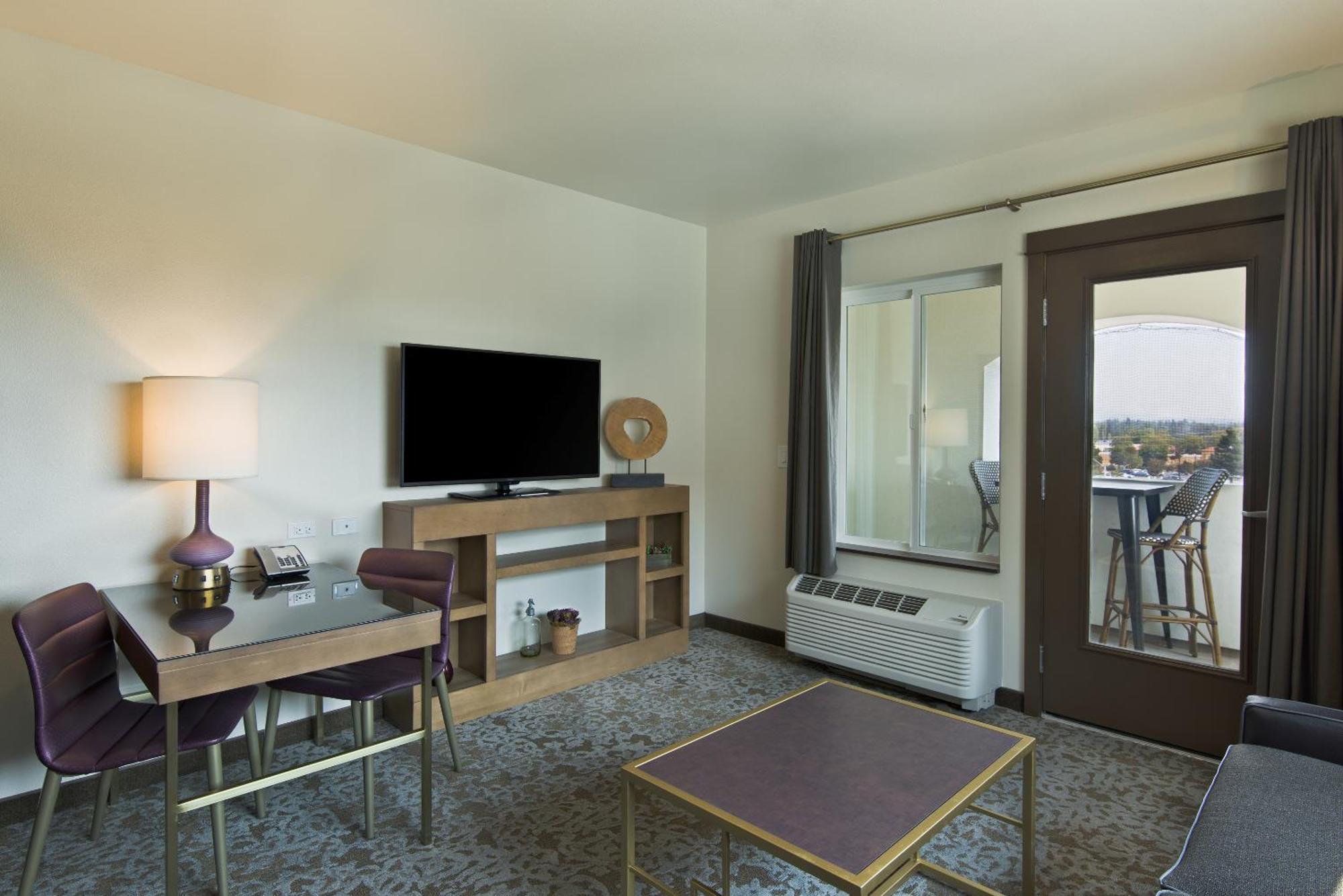Oxford Suites Sonoma - Rohnert Park Oda fotoğraf
