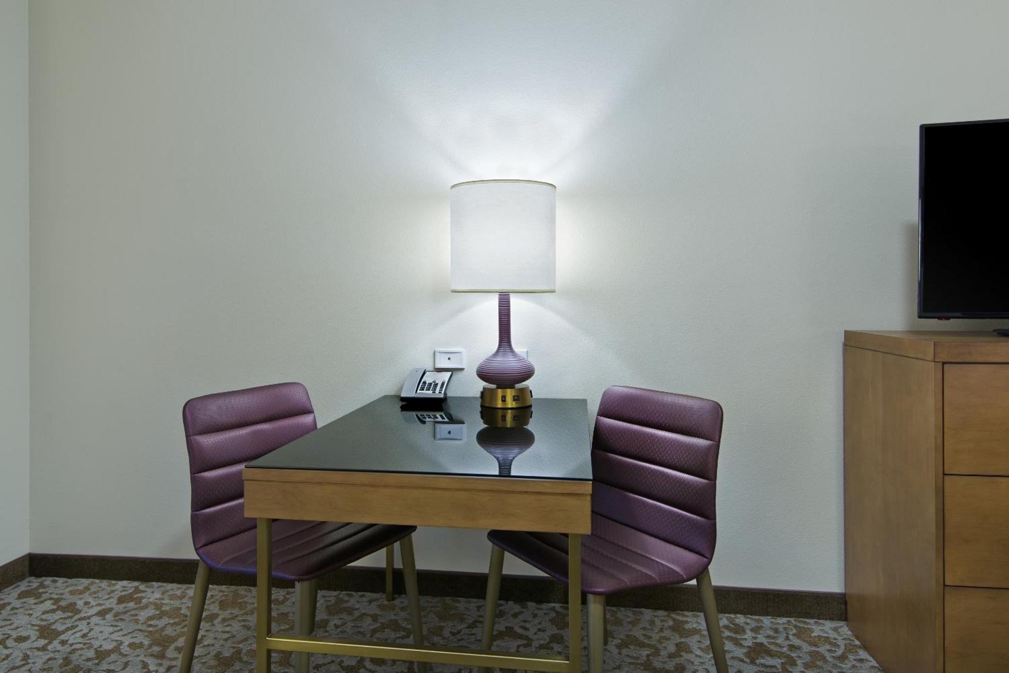 Oxford Suites Sonoma - Rohnert Park Oda fotoğraf