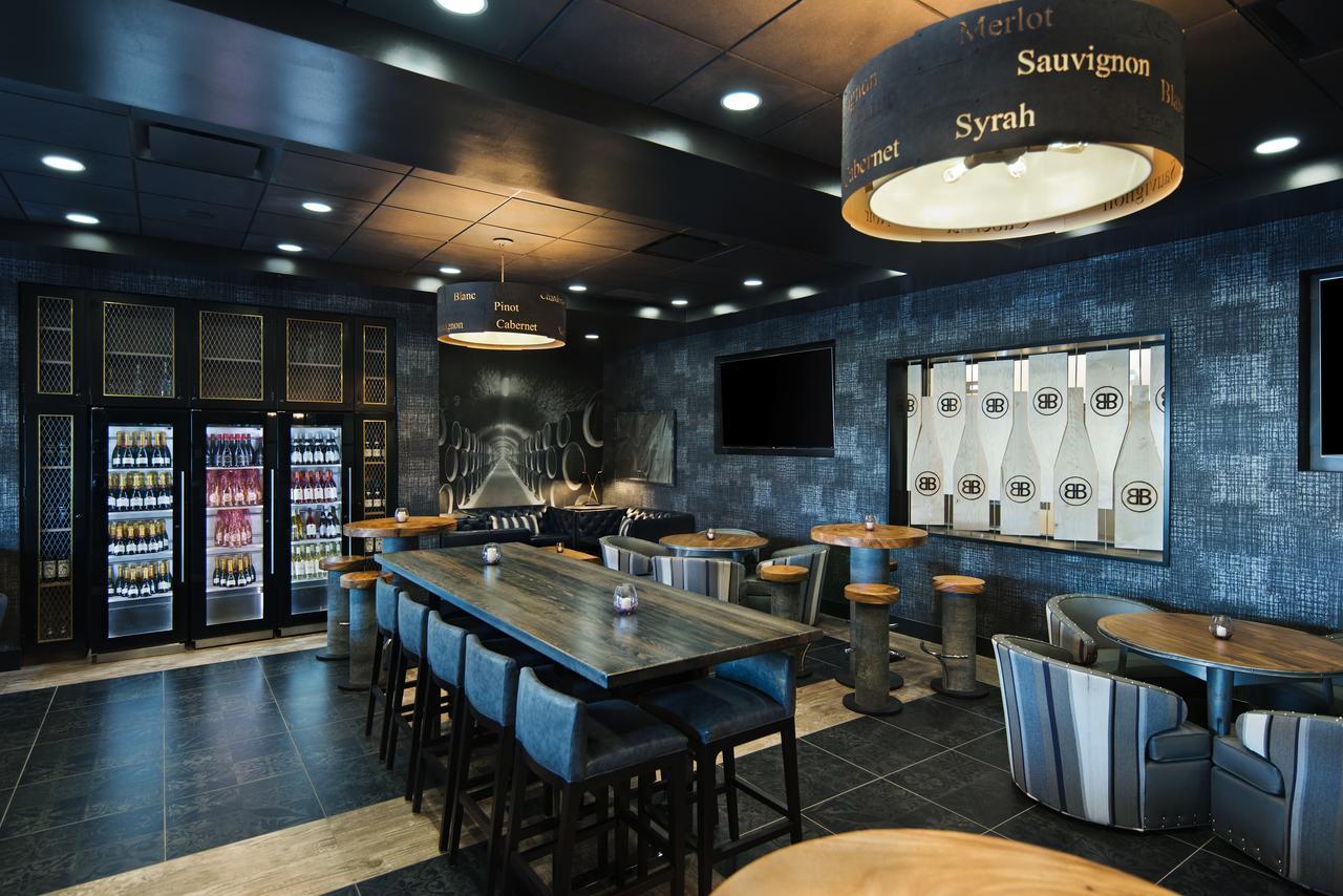 Oxford Suites Sonoma - Rohnert Park Oda fotoğraf