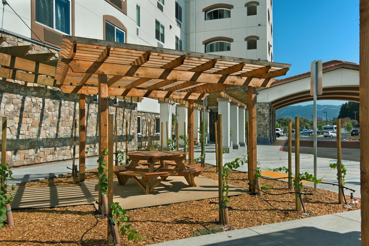Oxford Suites Sonoma - Rohnert Park Dış mekan fotoğraf