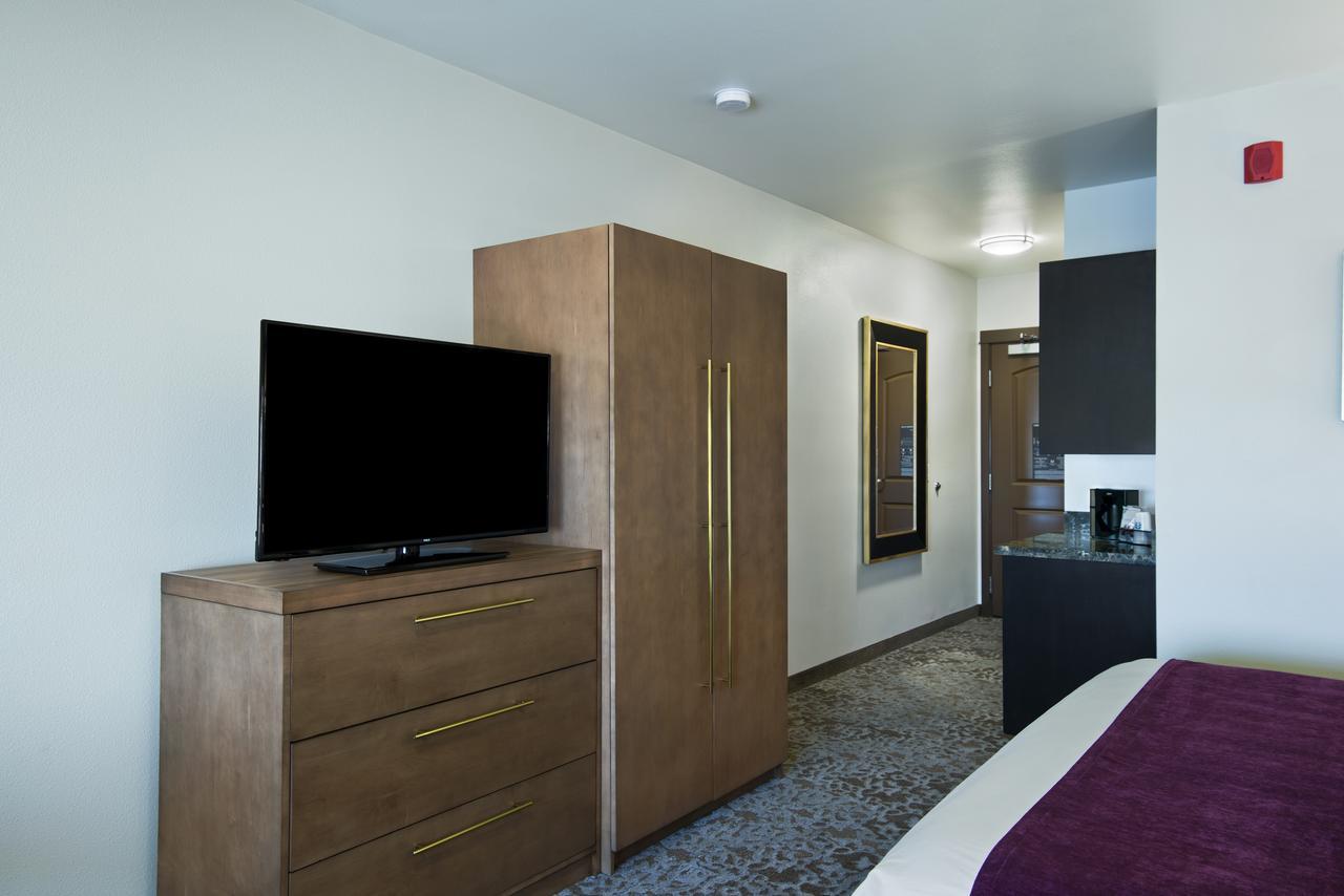 Oxford Suites Sonoma - Rohnert Park Oda fotoğraf
